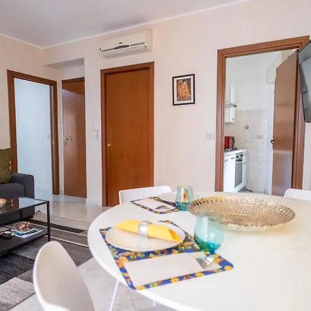 Nicoletta Apartment *